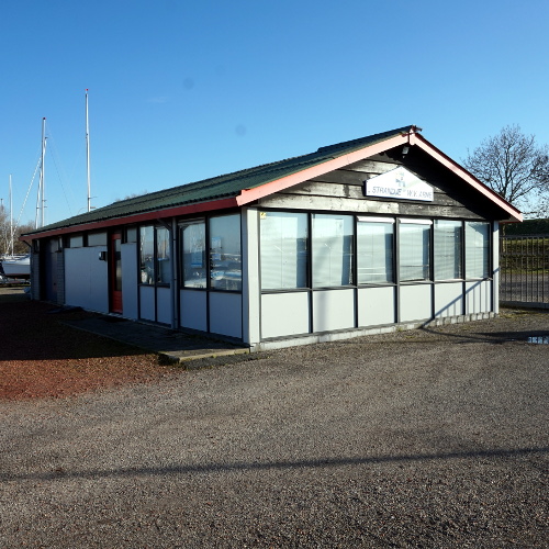 Clubhuis botenstrandje WV Arne